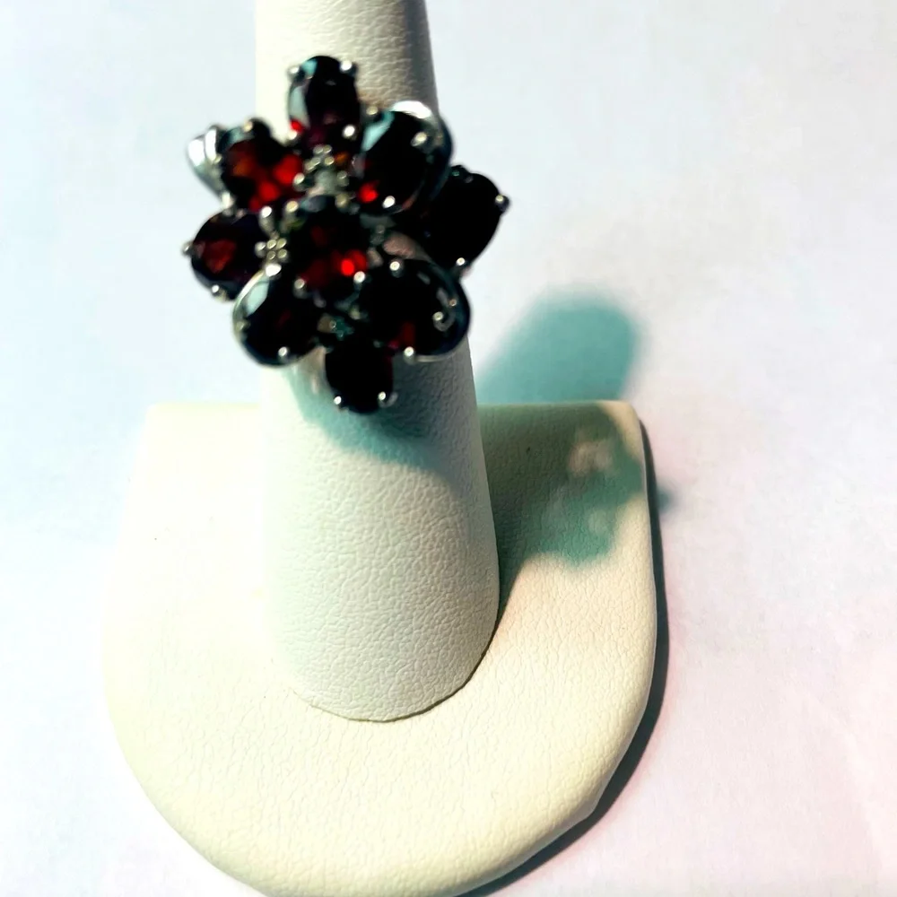 Garnet Floral Ring 925 Silver - Picture 2 of 14